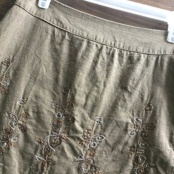 San Francisco Embroidered Flared Skirt: an ideal choice for the upcoming holiday - Picture 2 of 5
